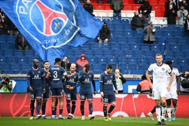 开云体育登入-漫天嘘声下三球“惨胜” 巴黎度过了一个黑色星期日